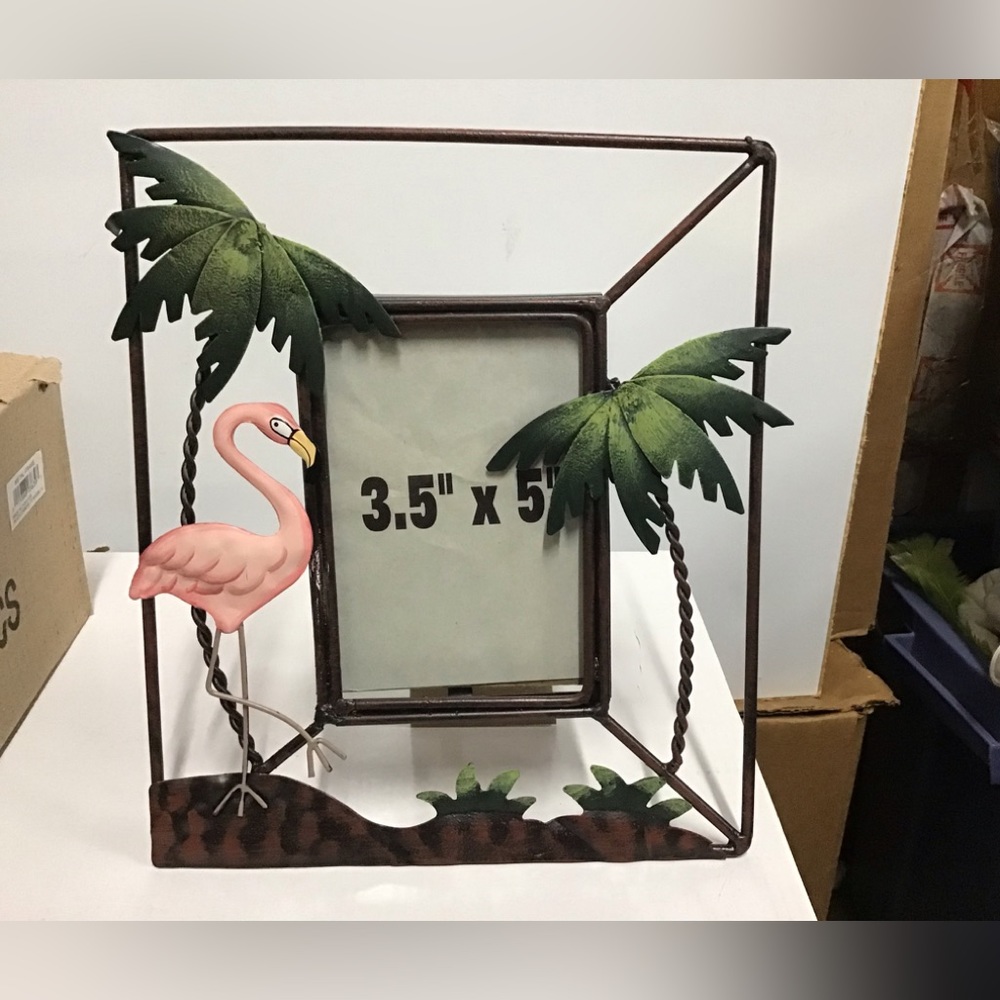 New metal picture frame pink flamingo green palm tree
